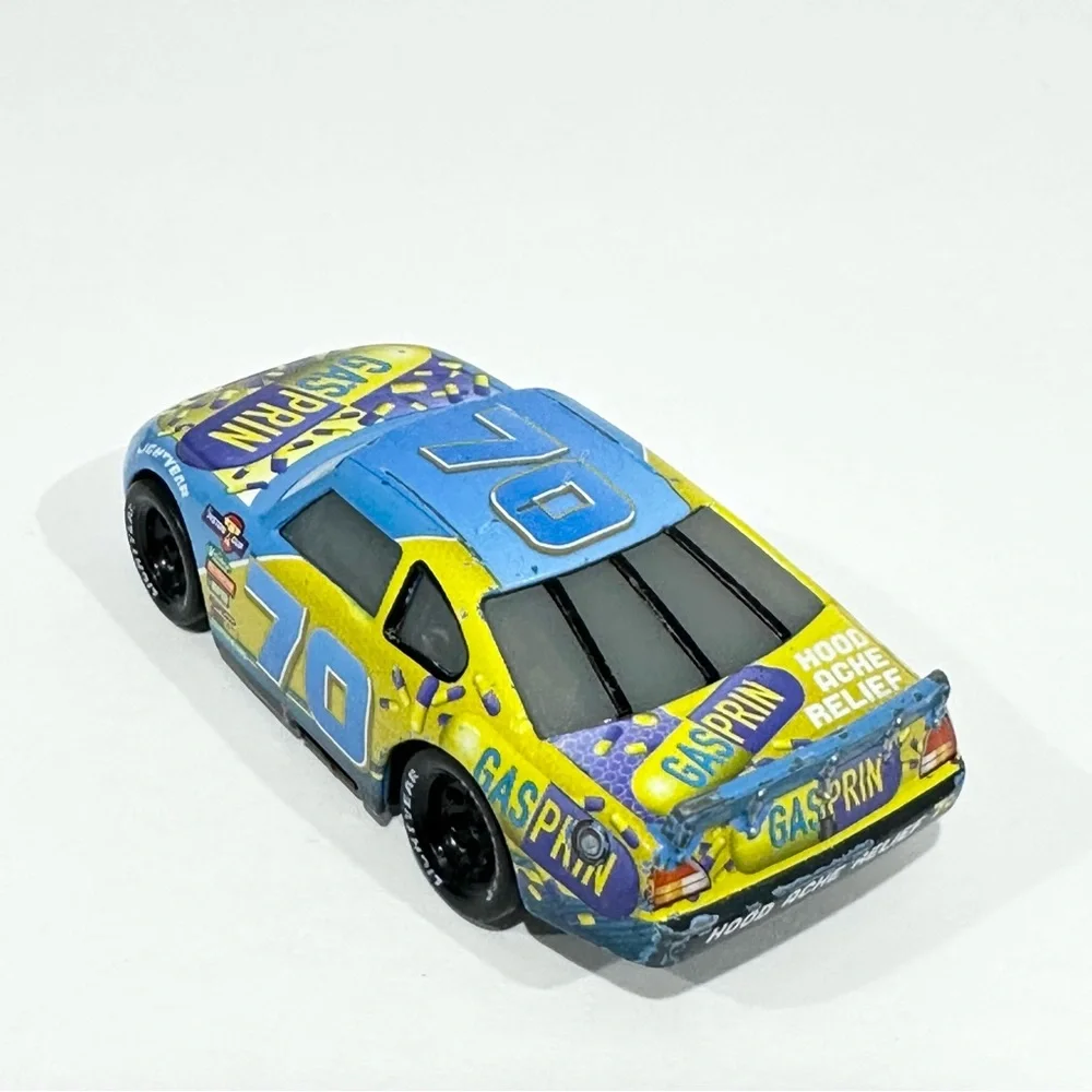 Disney Cars Floyd Mulvihill Launcher Gasprin #70 Die-cast